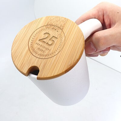FREEMIUMS GTDW054-10 DESIGNER Ceramic Mug with Wooden Handle - 450ml